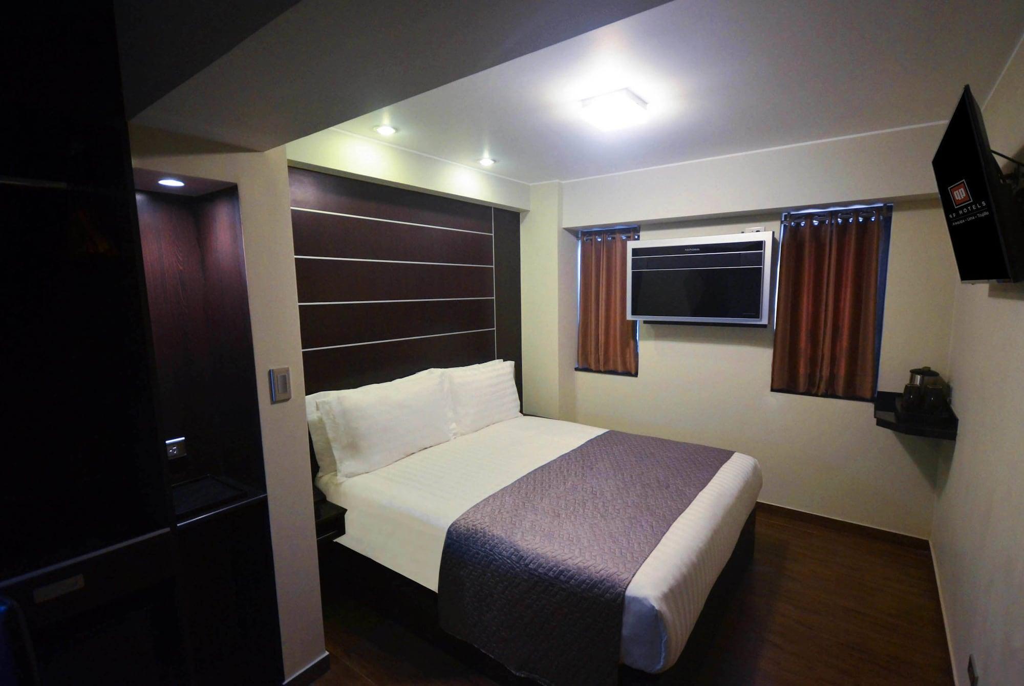 Qp Hotels Trujillo Exterior photo